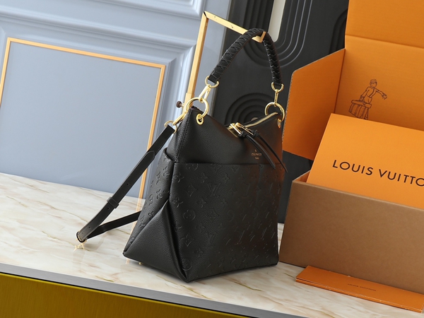 ルイヴィトンバッグ背面デザイン